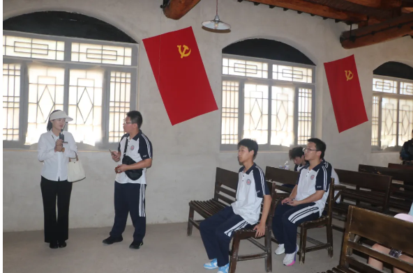 石家庄白求恩医学院西柏坡红色教育07.png