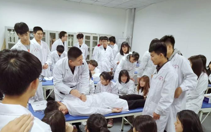 石家庄冀联医学院康复技术专业.png 石家庄冀联医学院康复技术专业.png